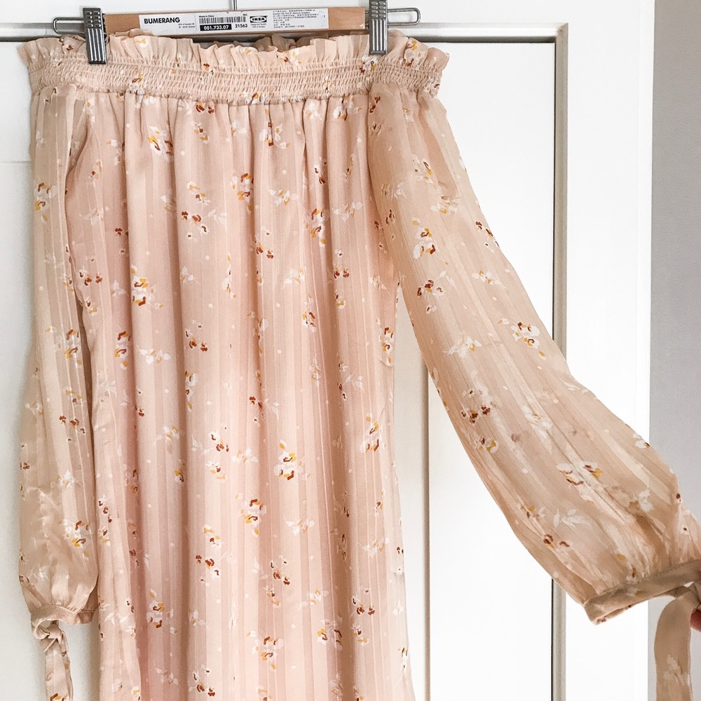 WAYF Off Shoulder Dress in Pink Bouquet Print - Picture 7 of 8